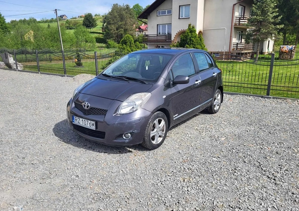 Toyota Yaris cena 19900 przebieg: 144274, rok produkcji 2010 z Tyczyn małe 254